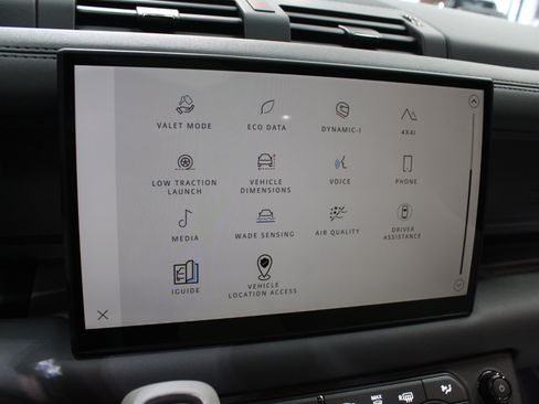 Used 2025 Land Rover Defender 110 AWD/4WD image 63