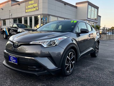Used 2019 Toyota C-HR XLE image 1