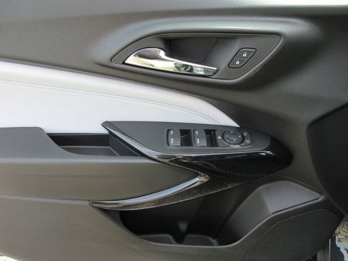 New 2026 Chevrolet Trax LT w/ LPO, Blackout Package image 21