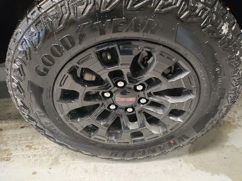 New 2026 GMC Canyon Elevation w/ Convenience Package image 18