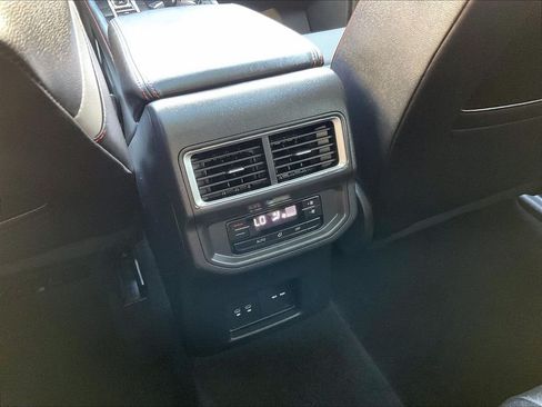 Used 2024 Volkswagen Atlas Peak Edition SE AWD/4WD image 29