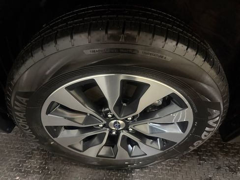 Used 2024 Subaru Outback Limited w/ Popular Package #2 image 18