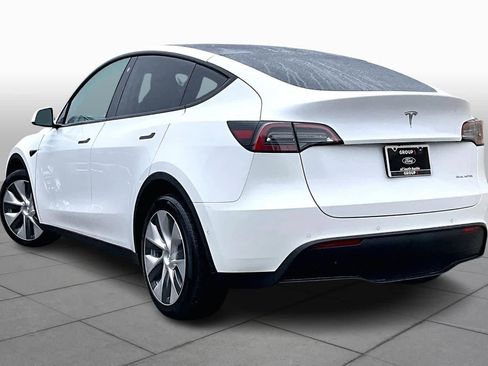 Used 2021 Tesla Model Y Long Range image 11