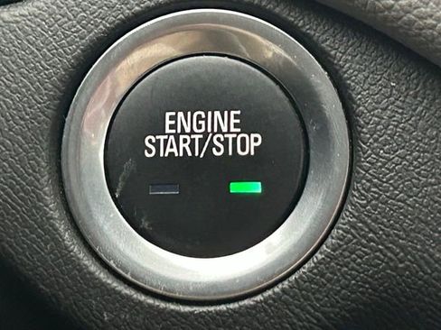 Used 2023 Chevrolet Equinox LS w/ LS Convenience Package image 3