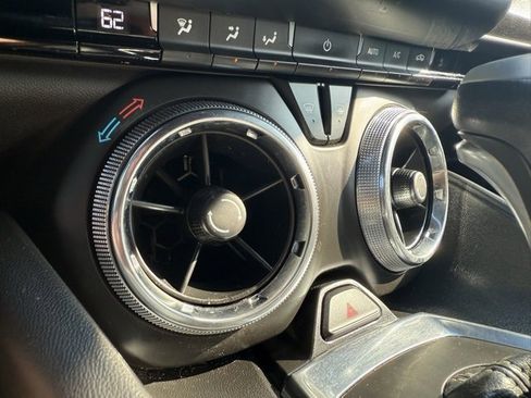 Used 2021 Chevrolet Camaro LT image 21