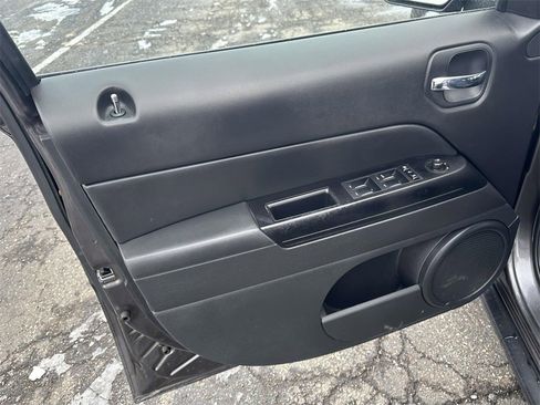 Used 2014 Jeep Patriot Latitude image 15