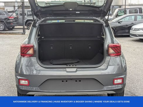 Used 2024 Hyundai Venue Limited image 7