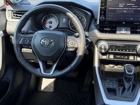 Certified 2022 Toyota RAV4 XLE Premium AWD/4WD image 14