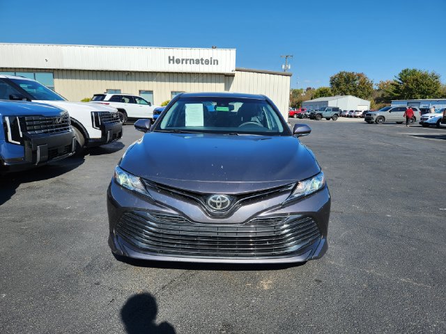Used 2018 Toyota Camry LE w/ Convenience Package FWD image 3