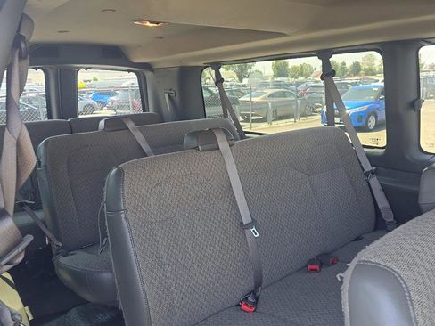 Used 2025 Chevrolet Express 3500 LT w/ LT Preferred Equipment Group RWD image 5