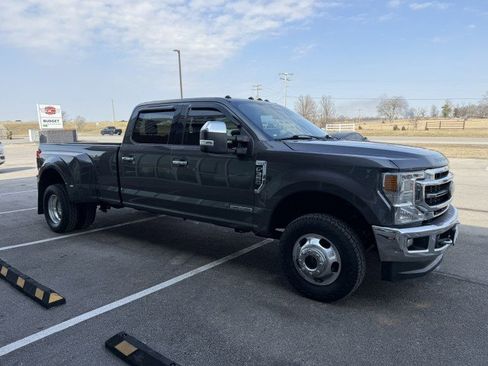 Used 2020 Ford F350 XLT w/ XLT Premium Package image 3