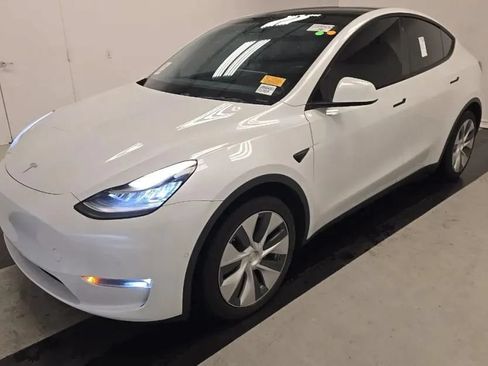 Used 2021 Tesla Model Y Long Range AWD/4WD image 1