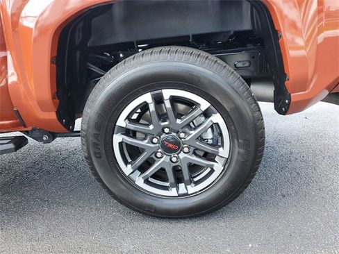Used 2025 Toyota Tacoma TRD Sport image 28
