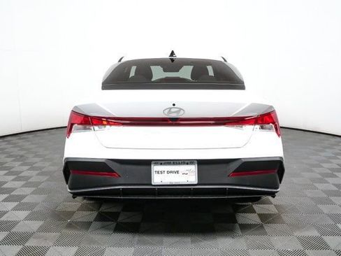 New 2026 Hyundai Elantra SE image 4