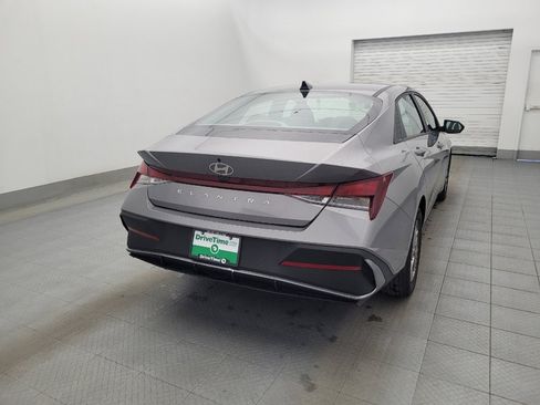 Used 2024 Hyundai Elantra SE image 7