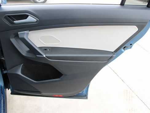 Certified 2020 Volkswagen Tiguan SEL image 24