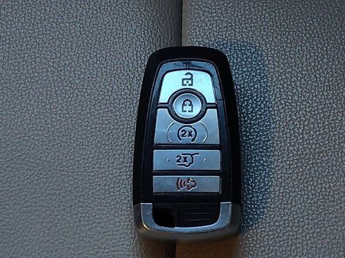 Used 2021 Ford Explorer XLT w/ Equipment Group 202A image 32