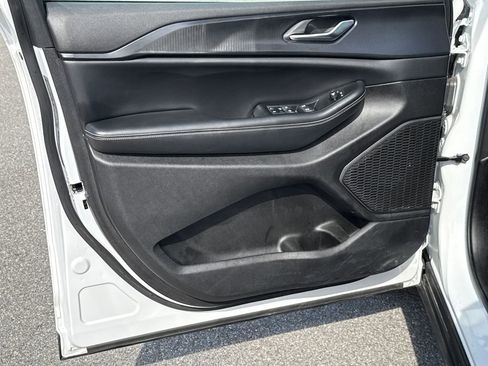 Used 2024 Jeep Grand Cherokee L Laredo image 10