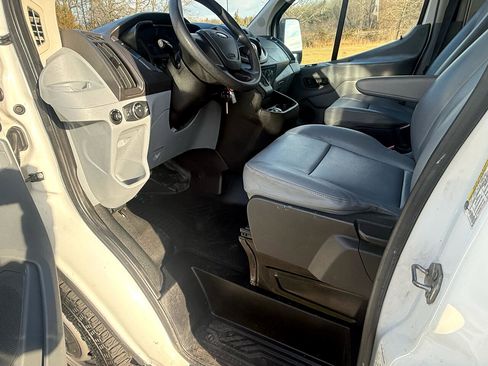 Used 2018 Ford Transit 250 148 Medium Roof image 18