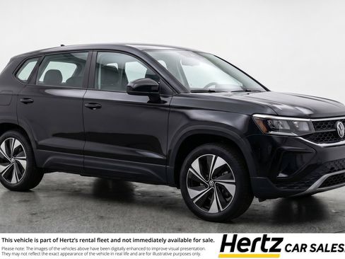 Used 2025 Volkswagen Taos SE AWD/4WD image 1