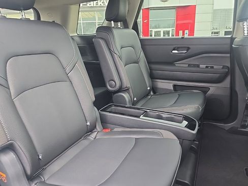 New 2026 Nissan Pathfinder SL image 34