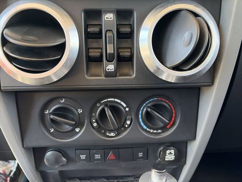 Used 2009 Jeep Wrangler Unlimited Rubicon w/ Dual Top Group AWD/4WD image 23