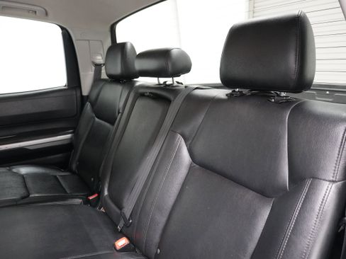Used 2015 Toyota Tundra SR5 w/ SR5 Upgrade Package AWD/4WD image 11