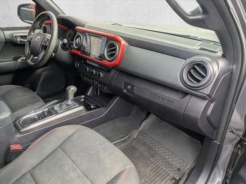 Used 2017 Toyota Tacoma TRD Off-Road image 20
