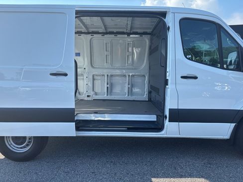 Used 2023 Mercedes-Benz Sprinter 144 Cargo image 19