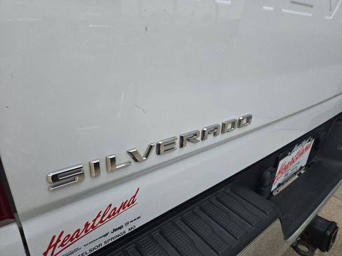 Used 2024 Chevrolet Silverado 2500 LT AWD/4WD image 28