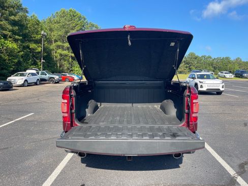 Used 2019 RAM 1500 Laramie AWD/4WD image 16