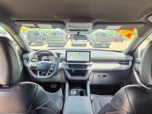 Used 2025 Ford Explorer ST-Line RWD image 20