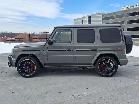 Used 2024 Mercedes-Benz G 63 AMG 4MATIC image 2