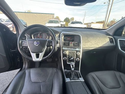 Used 2016 Volvo XC60 T6 Platinum image 31