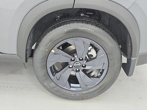 New 2026 Nissan Rogue SV FWD image 32