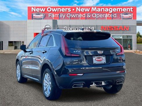 Used 2023 Cadillac XT4 Luxury w/ Cold Weather Package image 4
