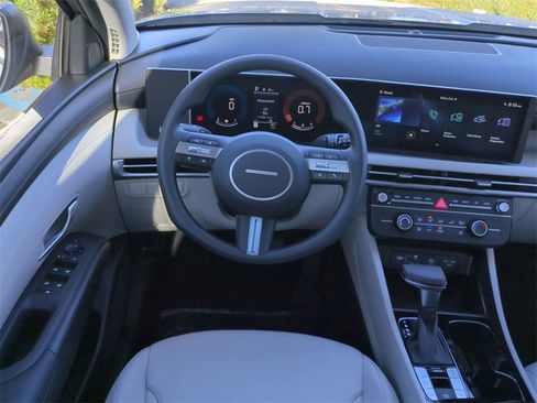 New 2026 Hyundai Tucson SE image 18