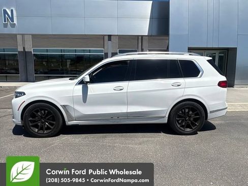 Used 2021 BMW X7 xDrive40i w/ Premium Package AWD/4WD image 5
