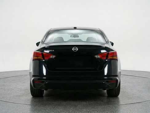 Used 2025 Nissan Altima 2.5 SV image 7