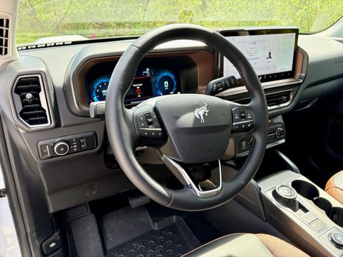 Used 2025 Ford Bronco Sport Outer Banks w/ Outer Banks Tech Package+ AWD/4WD image 24