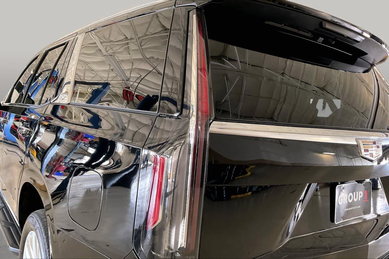 Used 2023 Cadillac Escalade Luxury RWD image 25
