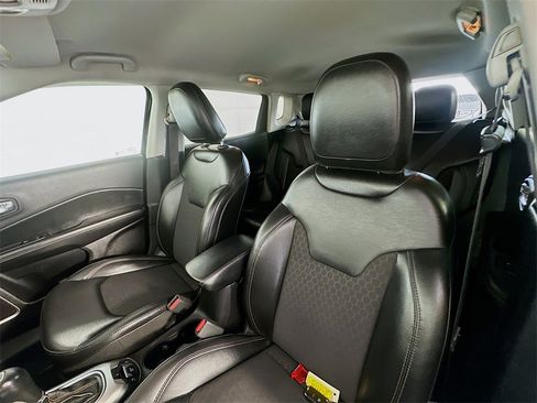 Used 2020 Jeep Compass Latitude image 20