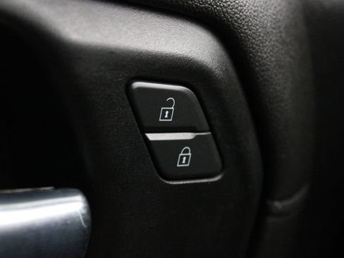 Used 2022 Chevrolet Silverado 1500 RST w/ Safety Package AWD/4WD image 24