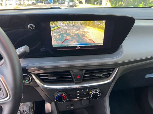 Used 2025 Buick Encore GX Preferred image 17