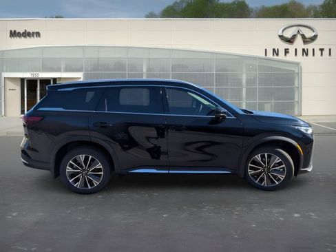 Certified 2026 INFINITI QX60 Luxe w/ Family Package AWD/4WD image 3