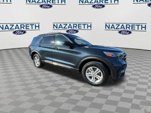 Used 2023 Ford Explorer XLT image 2