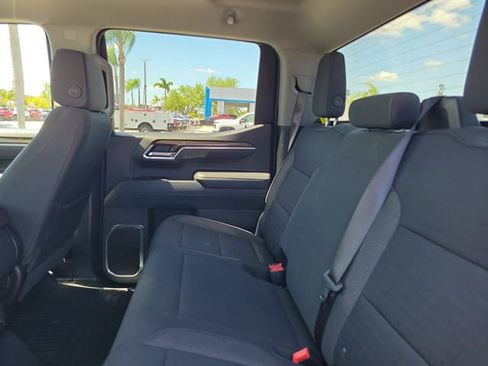 Used 2025 Chevrolet Silverado 1500 LT image 9