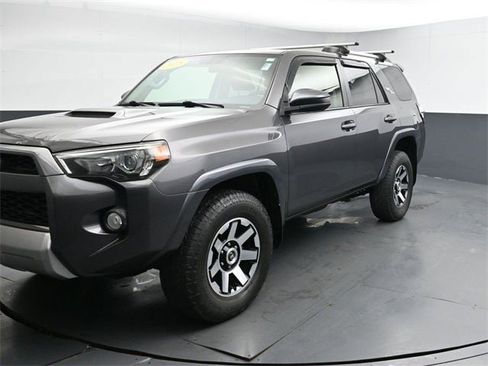 Used 2018 Toyota 4Runner TRD Off-Road image 7