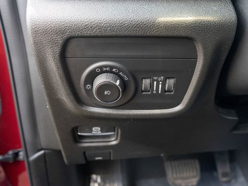 Used 2022 Jeep Grand Cherokee L Limited AWD/4WD image 17