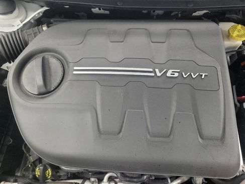 Used 2021 Jeep Cherokee Limited w/ Mopar Interior Package AWD/4WD image 30